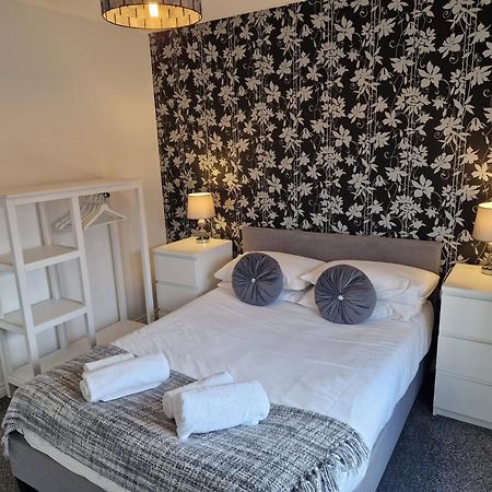 Hereford - Mayflower Coach House, Modern 2 Bedroom Property With Parking, Located South Of Hereford City, Suitable For Small Family, Couple Or Contractors - Sleeps Up To 5 Guests - Hosted By Rentmyhouse Buitenkant foto