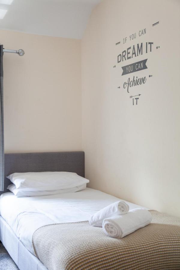 Hereford - Mayflower Coach House, Modern 2 Bedroom Property With Parking, Located South Of Hereford City, Suitable For Small Family, Couple Or Contractors - Sleeps Up To 5 Guests - Hosted By Rentmyhouse Buitenkant foto