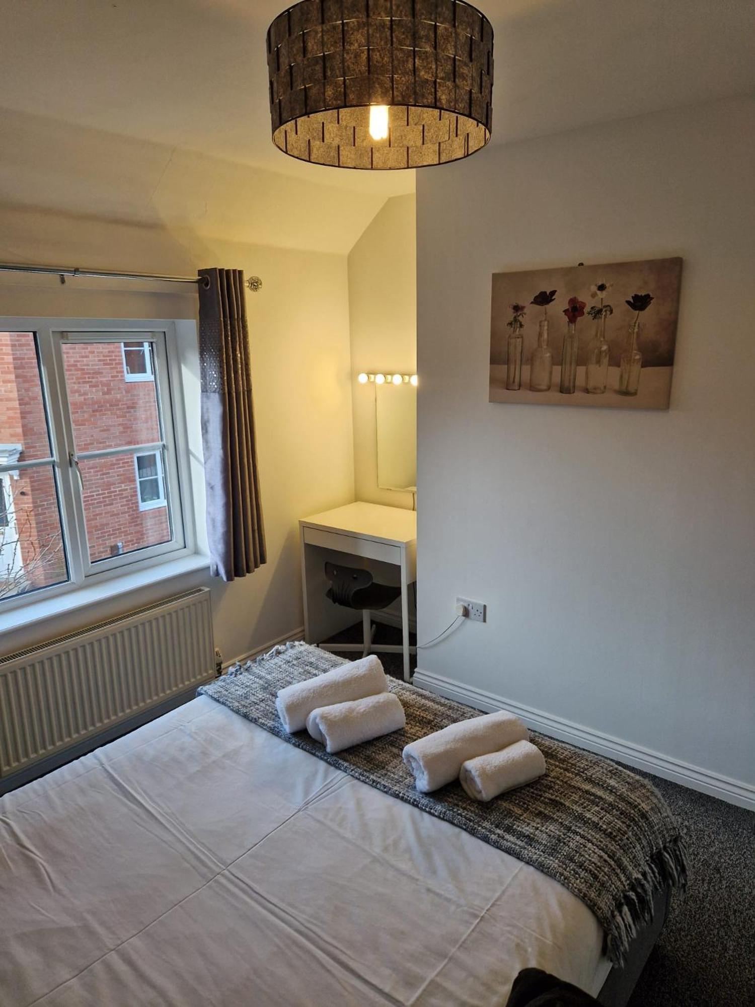 Hereford - Mayflower Coach House, Modern 2 Bedroom Property With Parking, Located South Of Hereford City, Suitable For Small Family, Couple Or Contractors - Sleeps Up To 5 Guests - Hosted By Rentmyhouse Buitenkant foto