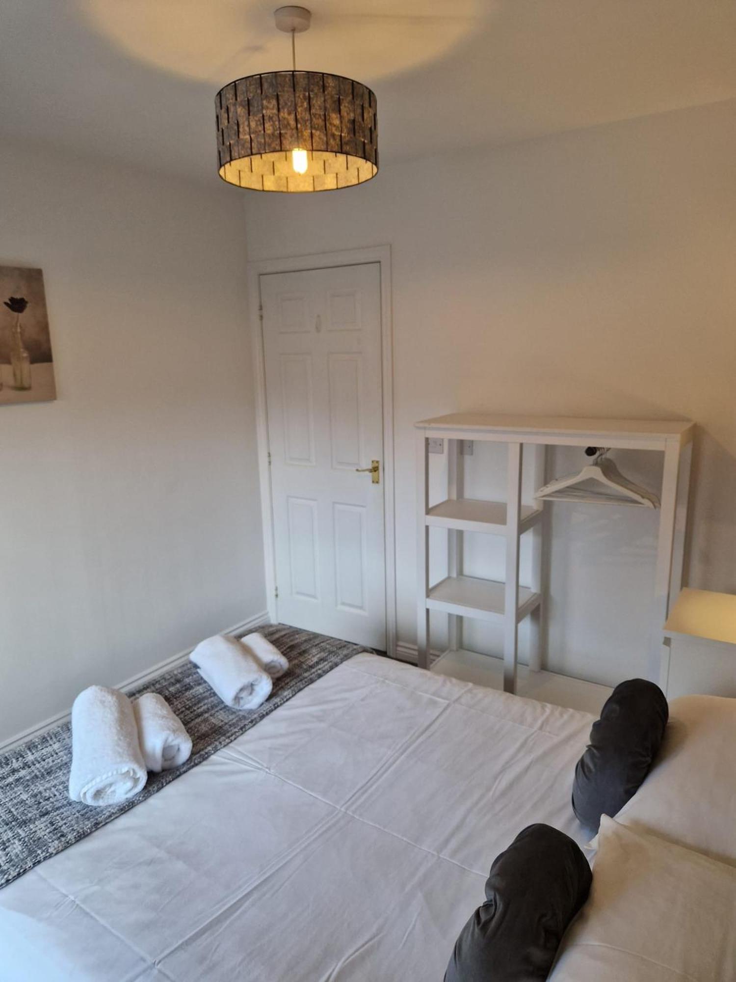 Hereford - Mayflower Coach House, Modern 2 Bedroom Property With Parking, Located South Of Hereford City, Suitable For Small Family, Couple Or Contractors - Sleeps Up To 5 Guests - Hosted By Rentmyhouse Buitenkant foto